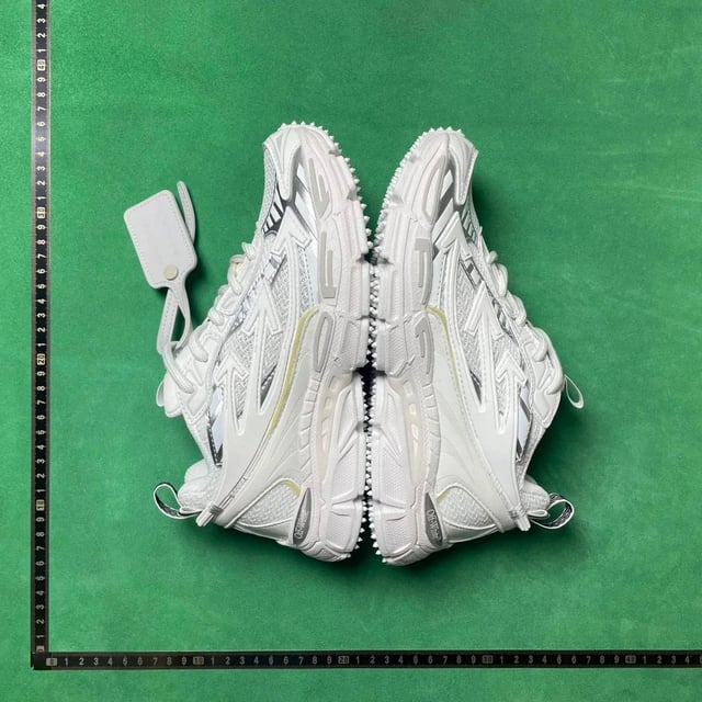 OFF Round Toe Low Sneaker