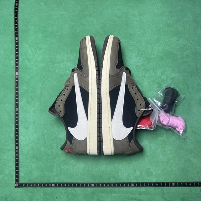 NK Low Sneaker