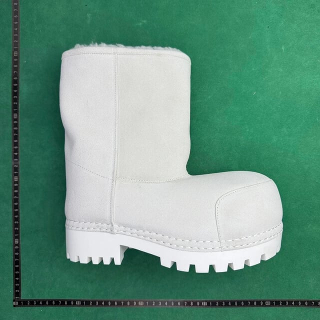 BAL Round Toe Snow Boot