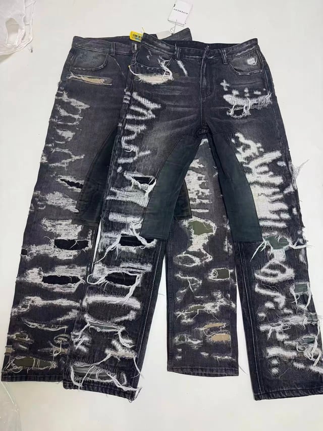 GIV Black Destroyed Jean